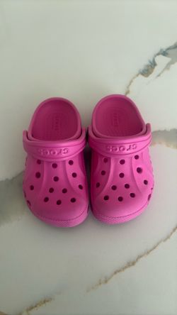 Pink Crocs 9c