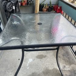 glass table 
