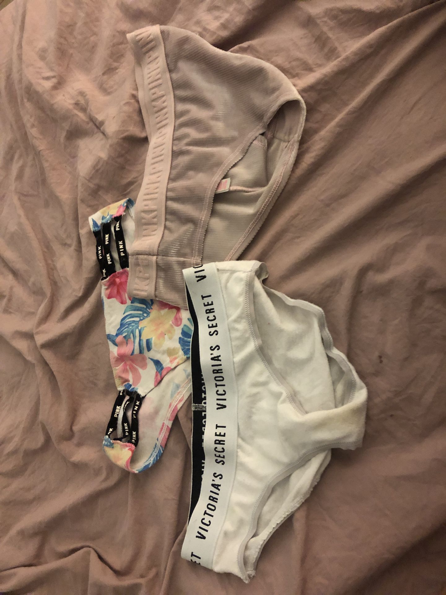 VS/ Pink Panties