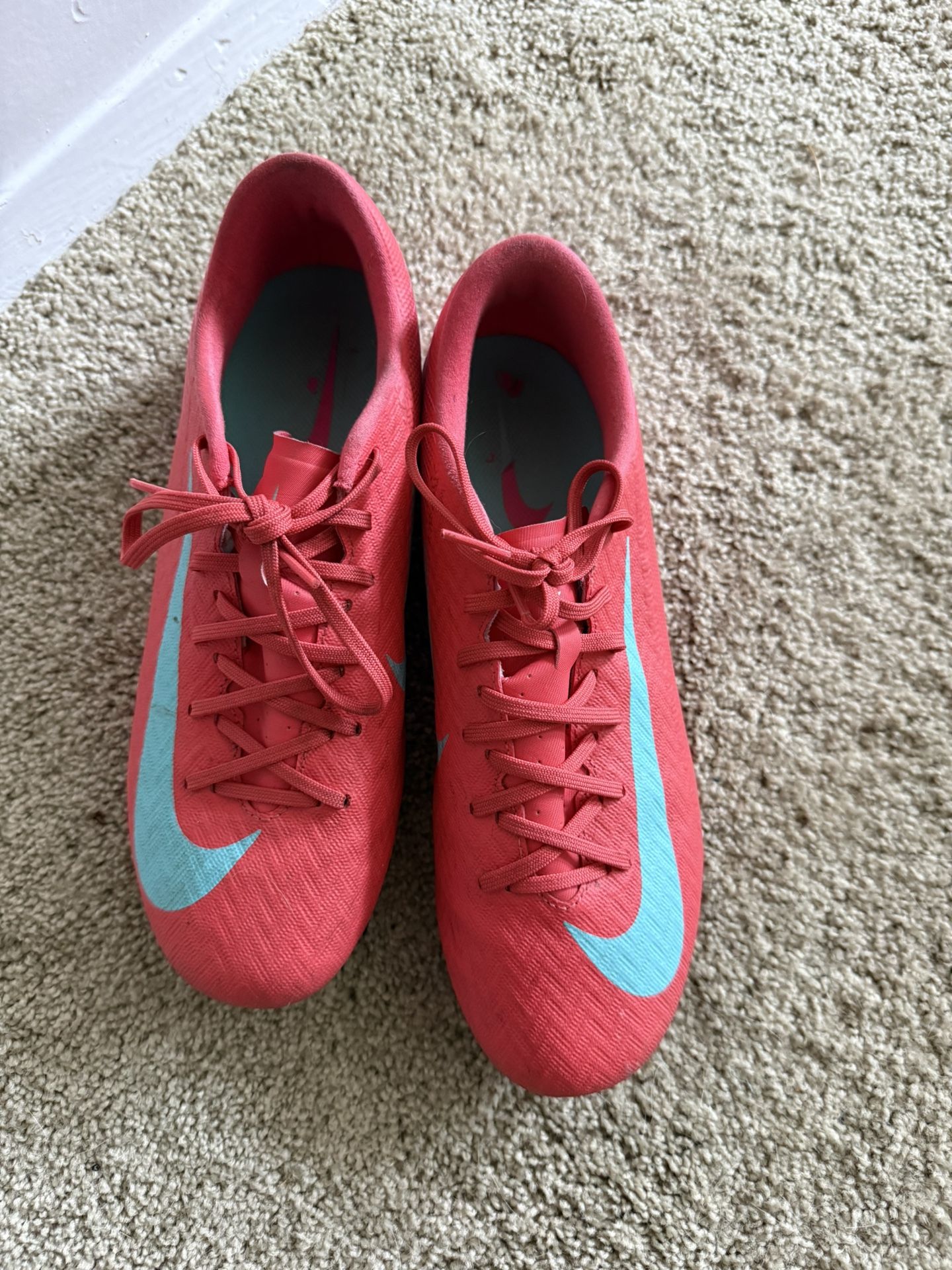 Nike Soccer cleats 7.5M/9W
