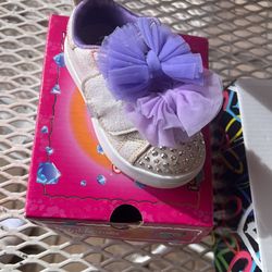Sketchers Size 5