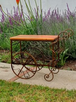 Wagon Wheel Wine Bottle Rack