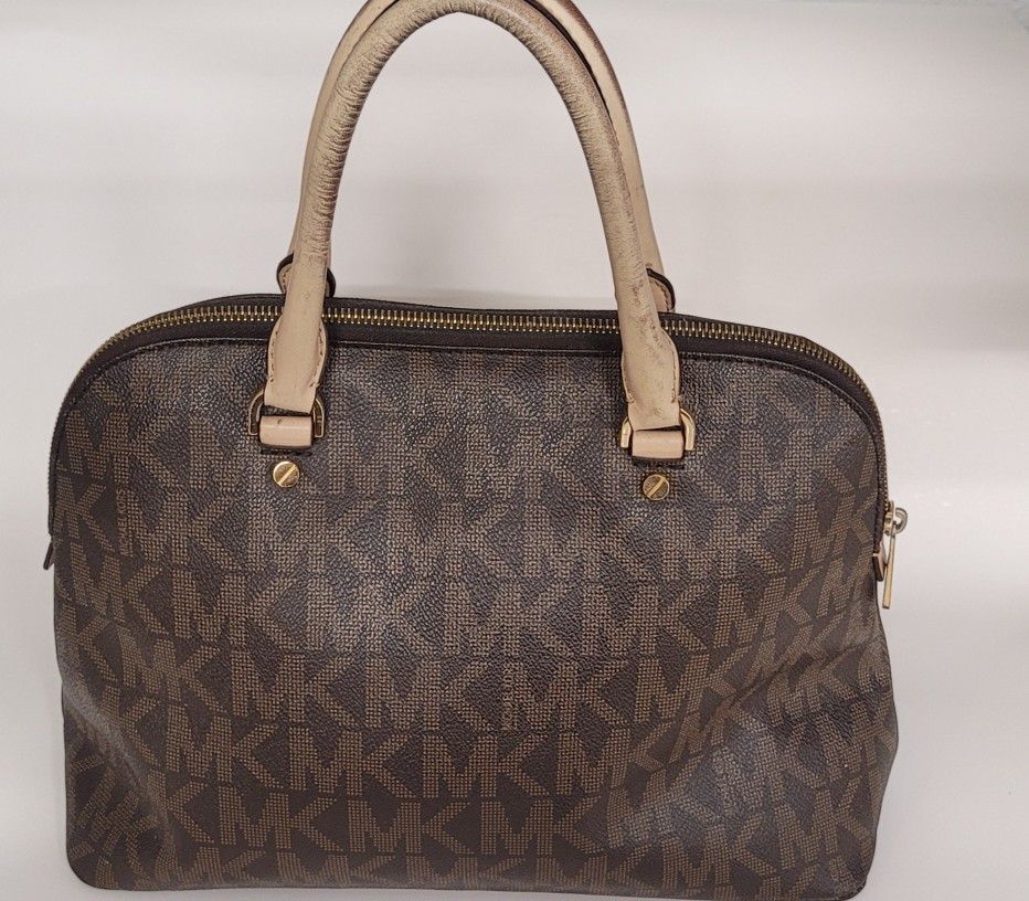 Michael Kors Tote – Chic and Authentic – Must See! Fast Shipping!