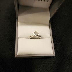 Barkevs 18k White Gold Princess Cut Diamond Engagement Ring