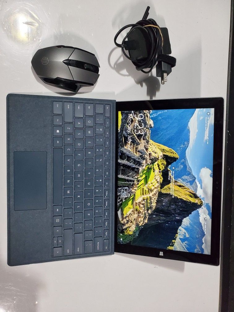 Microsoft Surface Pro 3 + Keyboard + FL 12 Studio, Like New 