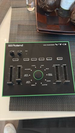 Roland VT 3 Voice Transformer