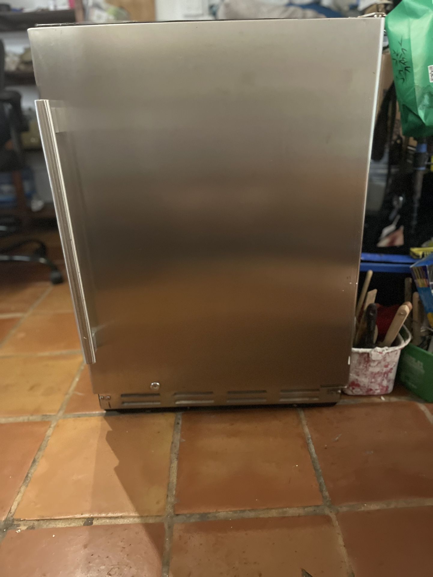 Kalamera Beverage Refrigerator Stainless Steel 24in  5.3 cubic feet