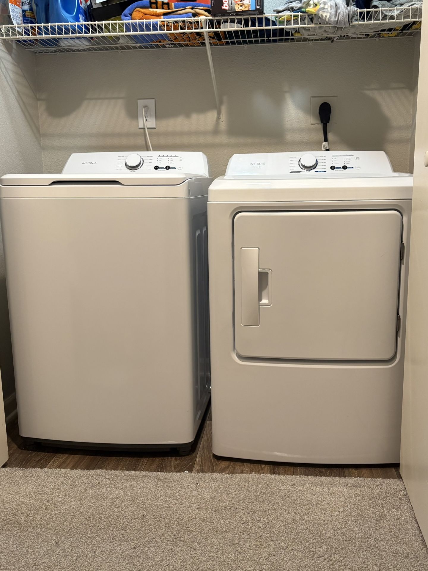 Insignia Washer & Dryer Set