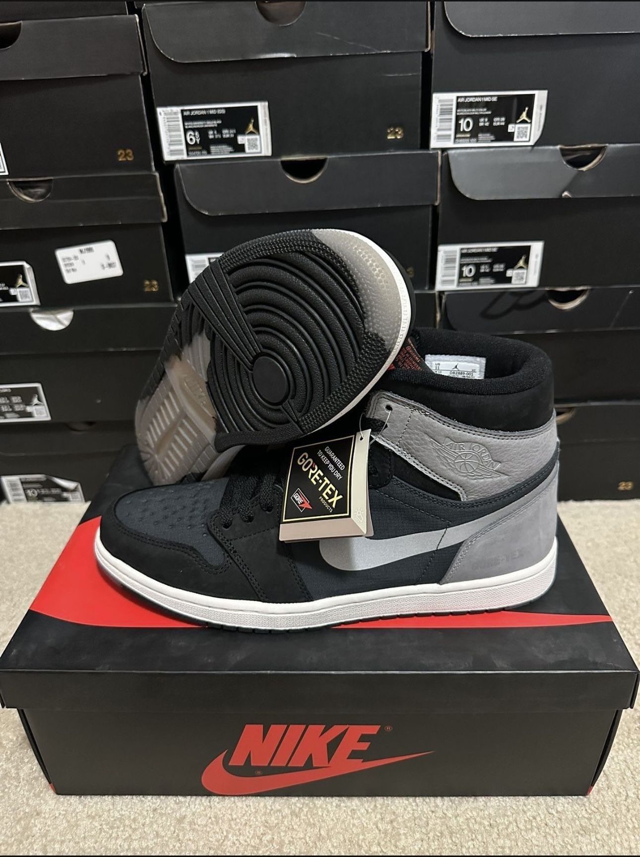 Jordan 1 Retro High Element Gore-Tex Black Particle Grey DB2889-001 size 11 Brand New