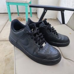 Nike..Air Force 1 ....10/2..Size