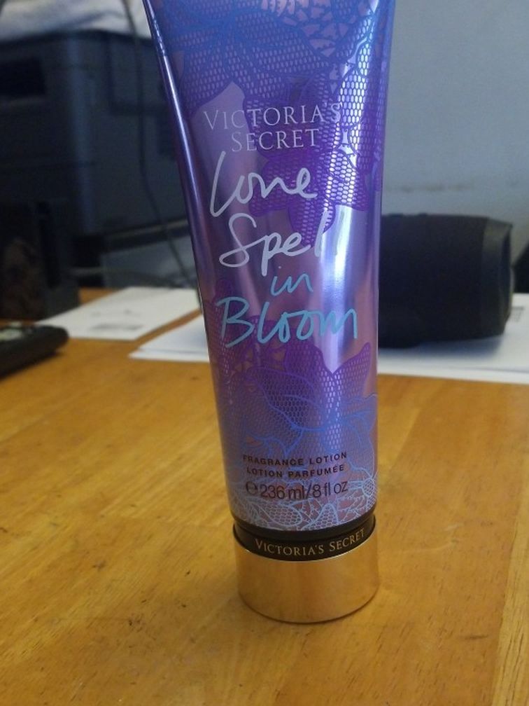 Victoria Secret Love Spell In Bloom Lotion