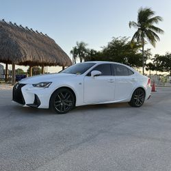 2020 Lexus IS300
