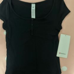 Lululemon Cap-Sleeve Henley T-shirt size:s