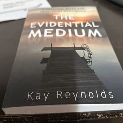 The Evidential Medial Medium