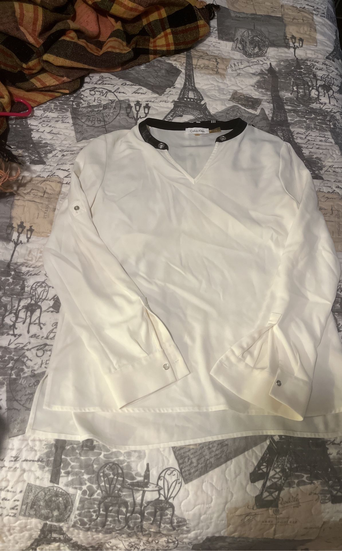 Blouse Long Sleeve $8.00 Calvin Klein Small