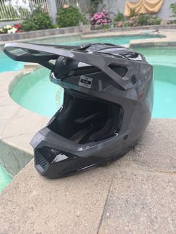 Fox v1 helmet youth medium