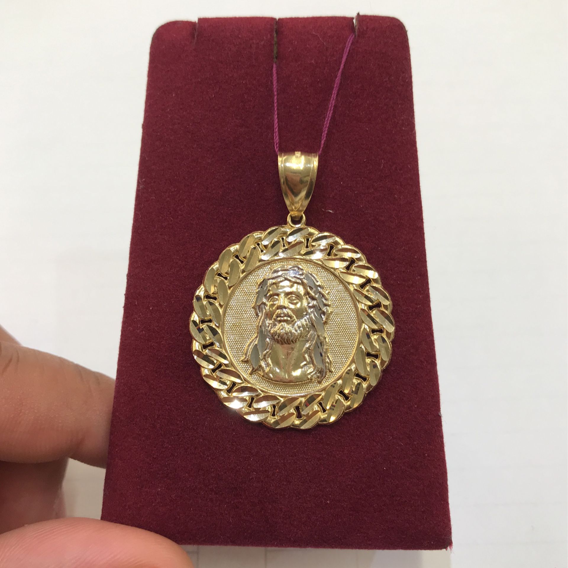10k Jesus Medallion Pendant
