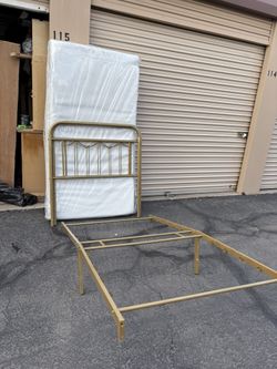 Twin Size Bed Along With Matresss
