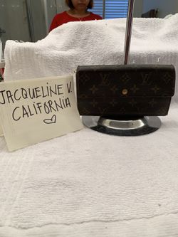 Authentic Louis Vuitton Sarah wallet