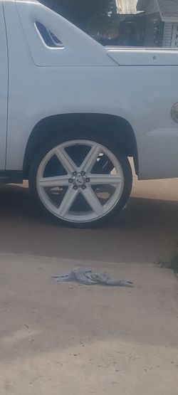 26 inch wheels great condition with a brand new extra tire
