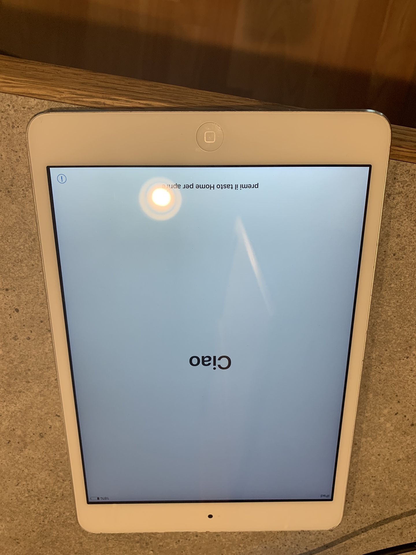 Apple IPad Mini 3 w/16gb Wi-Fi