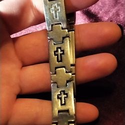 Men's Stainless Steel Bracelet With Crosses, 8"
