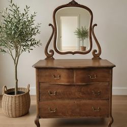 Antique Tiger Oak Dresser - Chest of Drawers
