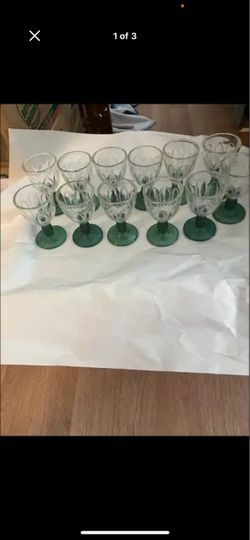 Set of Stemmed Wine Glasses with Green Base
