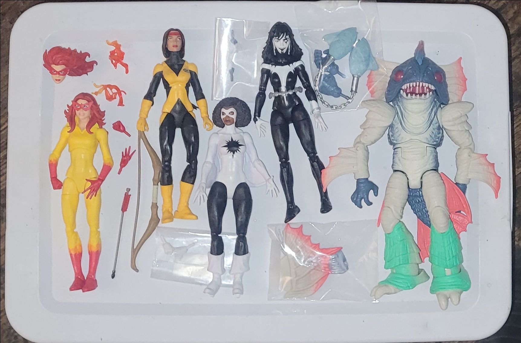 5 figures. 4 Marvel Legends & 1 Lighting Series Villain