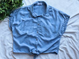 Light Blue short sleeves Button-Up Tie-Front Shirt