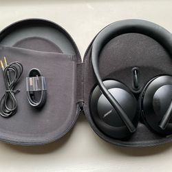 Bose Headphones 700 Wireless Noise Canceling With Charging Case 