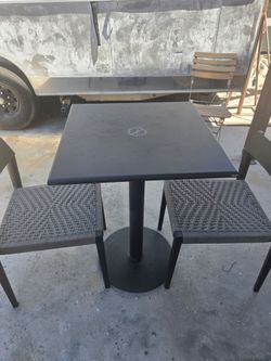 Mesa con sillas