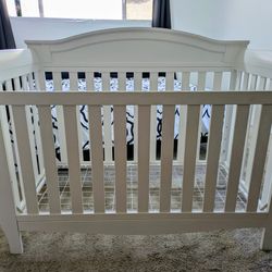 Delta Lancaster 4 in 1 Convertible Crib Toddler Bed - Bianca White