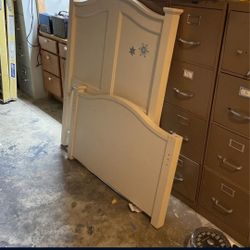 Twin Bed And Trundles