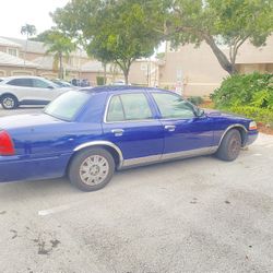 2005 Grand Marquis GS Sedan