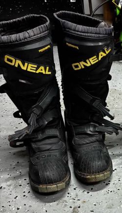 Dirt bike boots