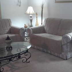 5 Piece Living Room Set!