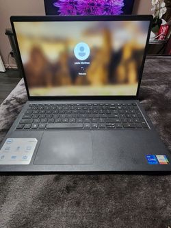 Laptop marca DELL 15.6 touchscreen  windos 11