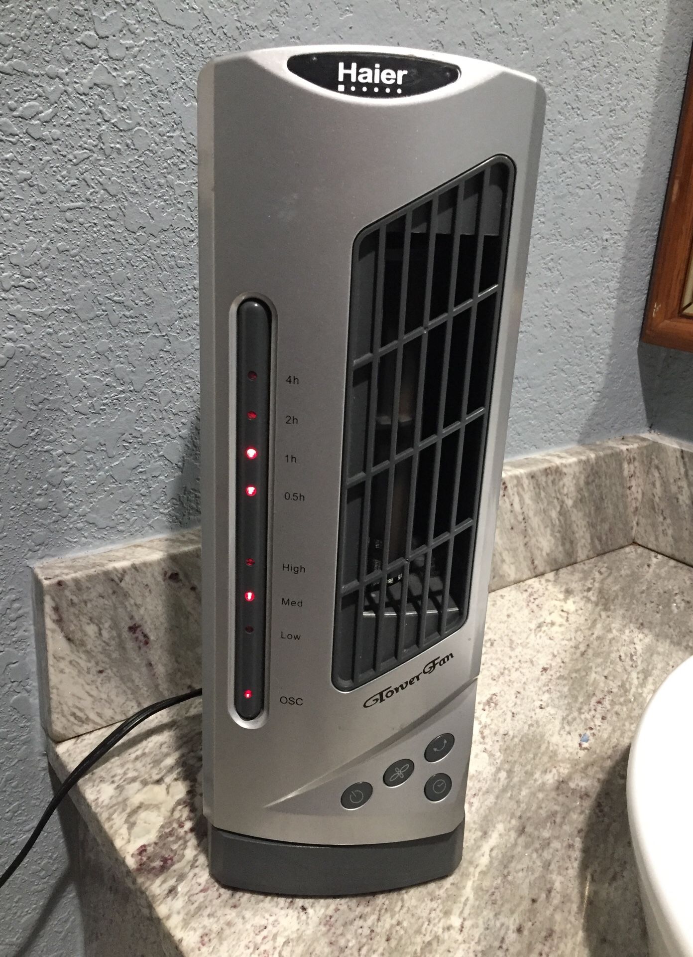 Haier desktop ionic tower fan