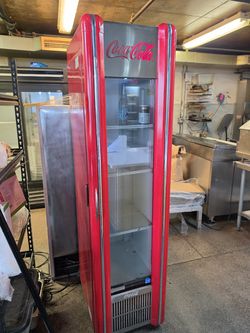 Coca-Cola Retro Red Glass Door Beverage Cooler – Slim Commercial Fridge
