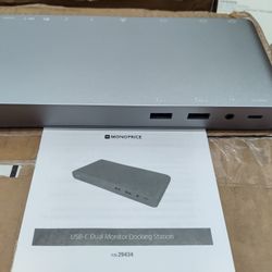 USB-C Dual Monitor Docking Station