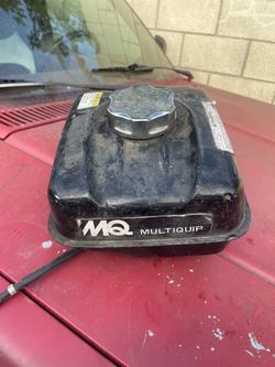 Pressure washer gas tank