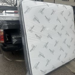 Huge sale for Mattress And Box Twin size mattress and box 150.$ full 190$ Queen 200$ king 290$. free delivery free set up 708….280….7715… cash or Zell