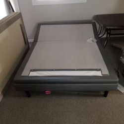 Motion Perfecy 2 Adjustable Queen Bed