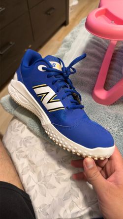 Baseball shoes
