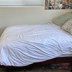 Full Size Bed With Wooden Bed Frame