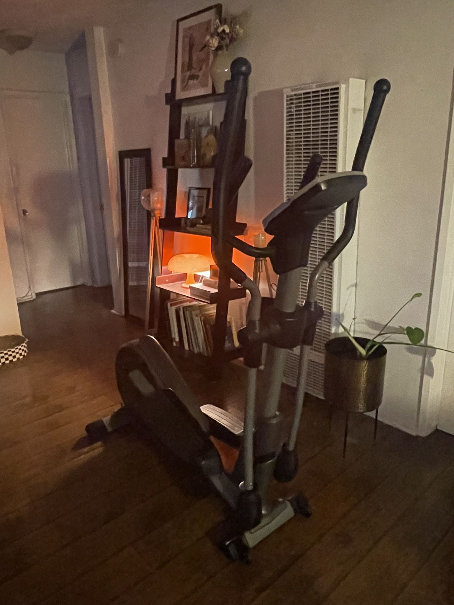 Elliptical SF-E3912