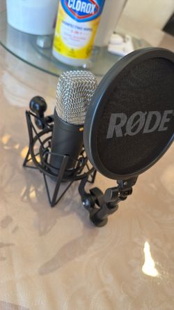 Rode NT1 cord included