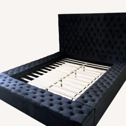  Black Queen Size Bed With Mattress And Couch 