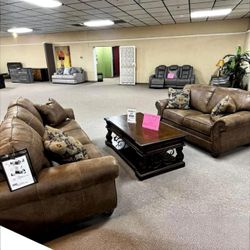 Larkinhurst Earth Living Room Set